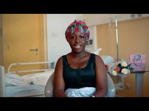 Abdominoplastie et lifting mammaire — Lifting mammaire avec prothèses