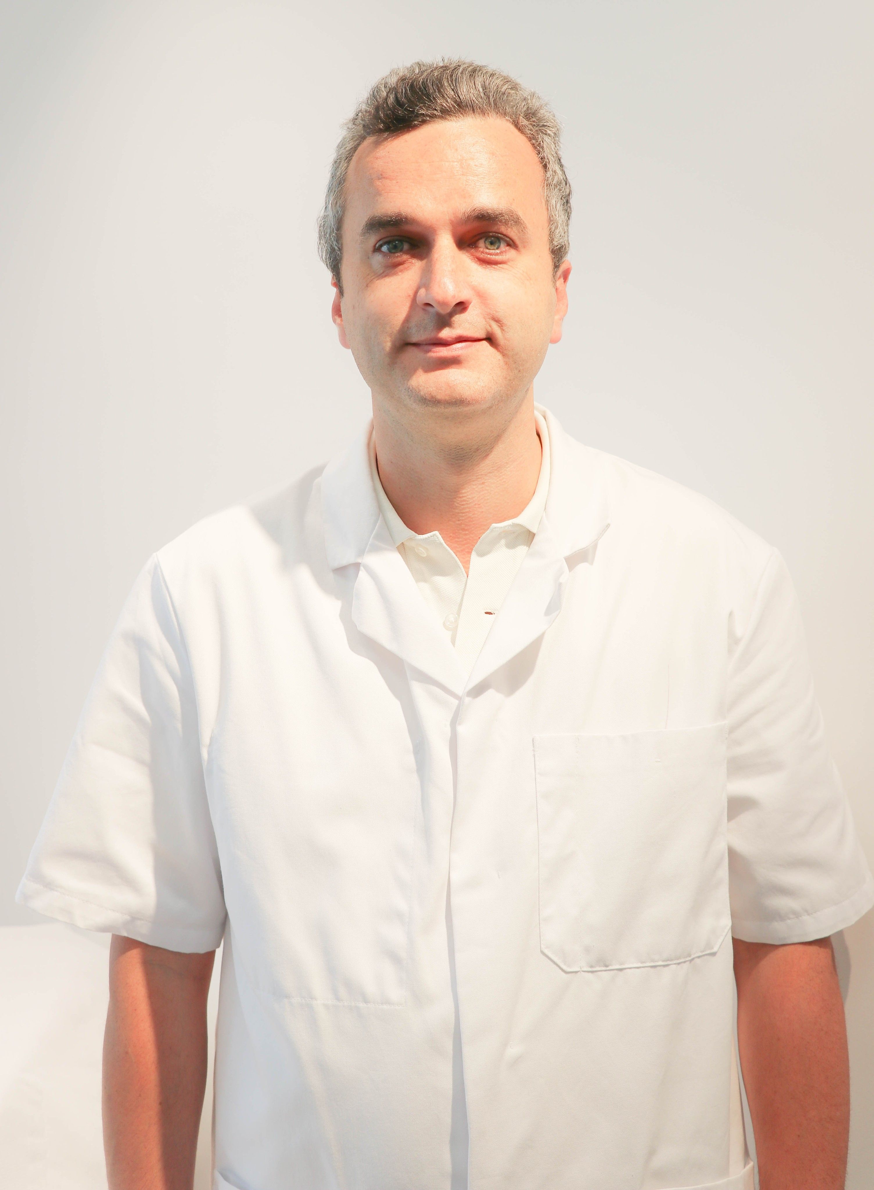 Dr Moez Kallel, chirurgien esthétique en Tunisie